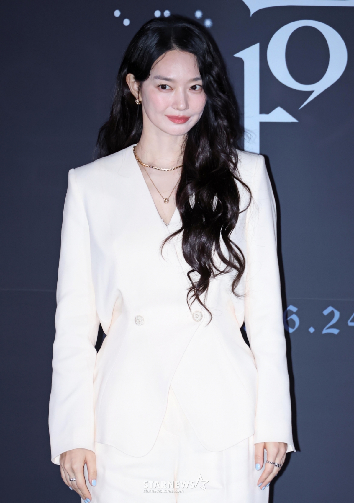 Actress Shin Min-a poses at the press screening and press conference for the film 'Pupil' (directed by Yeom Ji-ho), held at Seoul CGV Yongsan i-Park Mall on the afternoon of the 15th. 'Pupil' is a suspense thriller depicting Seo-jin (played by Shin Min-a), who is gradually losing her sight due to a genetic disease, as she investigates the suspicions surrounding the death of her twin sister Seo-in (also played by Shin Min-a) and confronts the truth. The film will be released on the 24th. /2026.06.15 /Photo=Lee Dong-hoon photoguy@