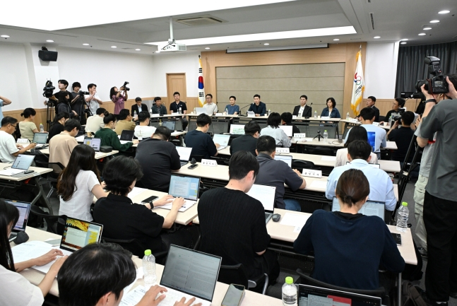 La Federación Deportiva de Corea y sus asociaciones afiliadas celebraron el día 15 una rueda de prensa conjunta de deportistas de Corea del Sur en el Seúl Olympic Parktel, para informar sobre los daños causados por la restricción de acceso al espacio de administración deportiva. /Foto=Proporcionado por la Federación Deportiva de Corea