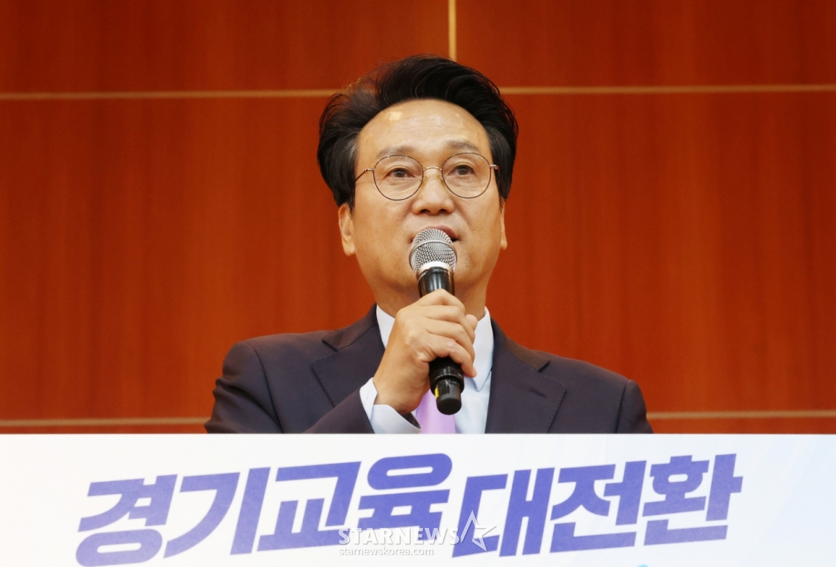 (Suwon=NEWS1) Reporter Kim Young-un = Gyeonggi Province Education Governor-elect An Min-seok delivered opening remarks at the '6th Term Gyeonggi Province Education Governor Transition Committee Launch Ceremony' held at the Kia Center in Paldal-gu, Suwon, Gyeonggi Province, on the 15th. 2026.6.15/NEWS1 Copyright © NEWS1. All rights reserved. Unauthorized reproduction, redistribution, and AI learning use are prohibited. /Photo=NEWS1) Reporter Kim Young-un