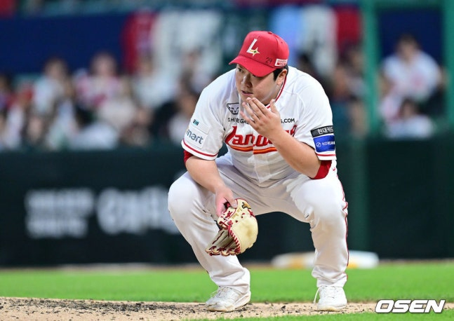 Lee Run, looking disappointed after giving up a bases-loaded home run on the 16th.