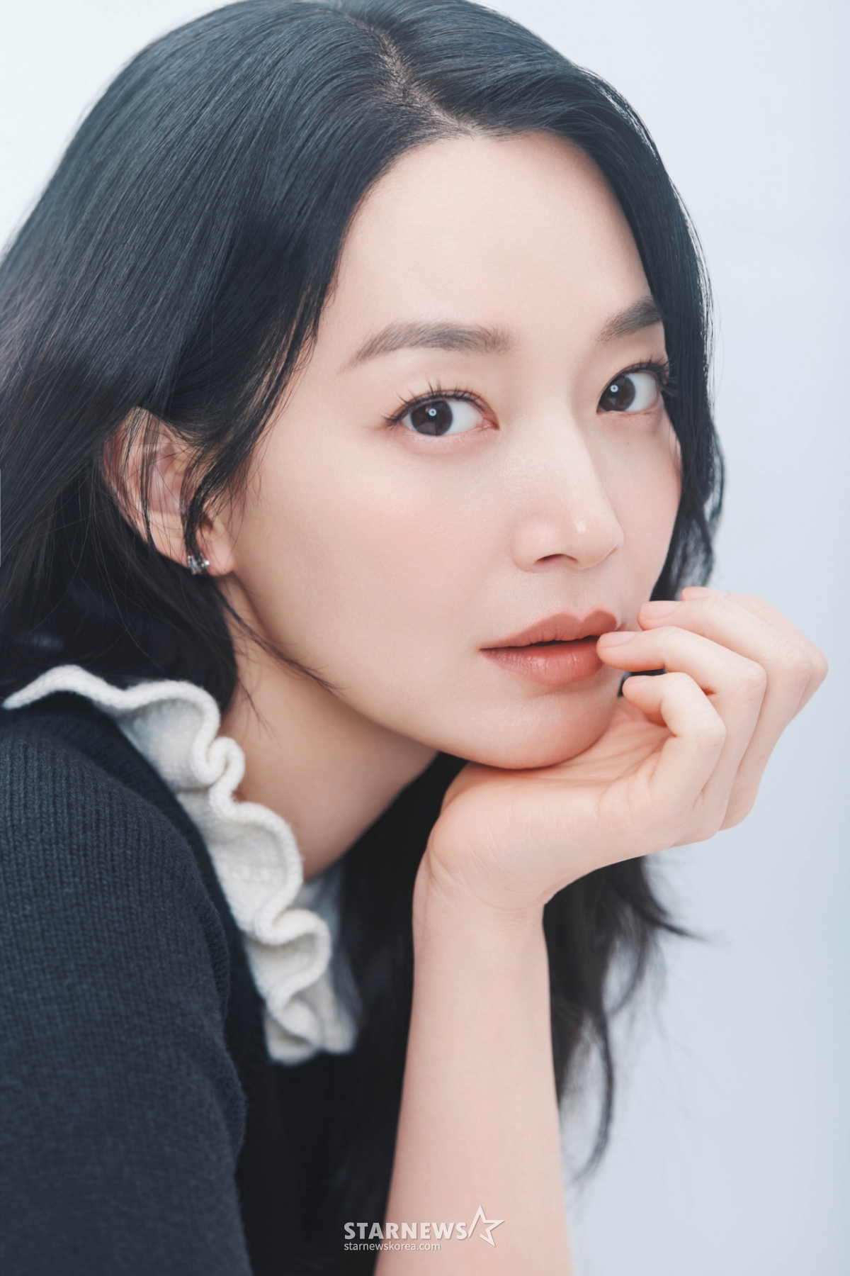 Leading actress Shin Min-a of the film "Pupil" poses for a roundtable interview held on the 16th. /Photo provided by AM Entertainment 2026.06.16 /Photo=Lee Dong-hoon photoguy@