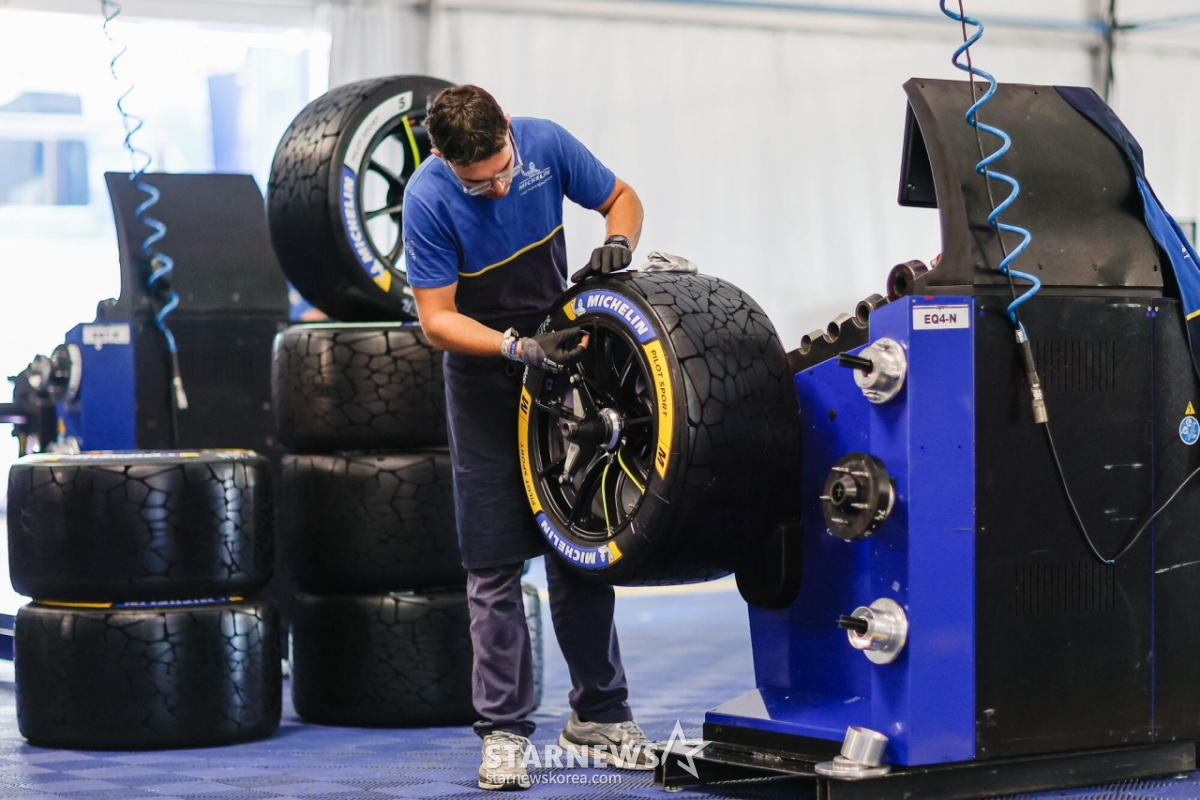 Supply of 'Pilot Sport Endurance' Tires with Over 50% Eco-Friendly Materials