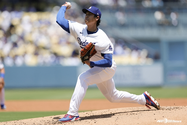 Ohtani pitches with determination. /AFPBBNews=NEWS1