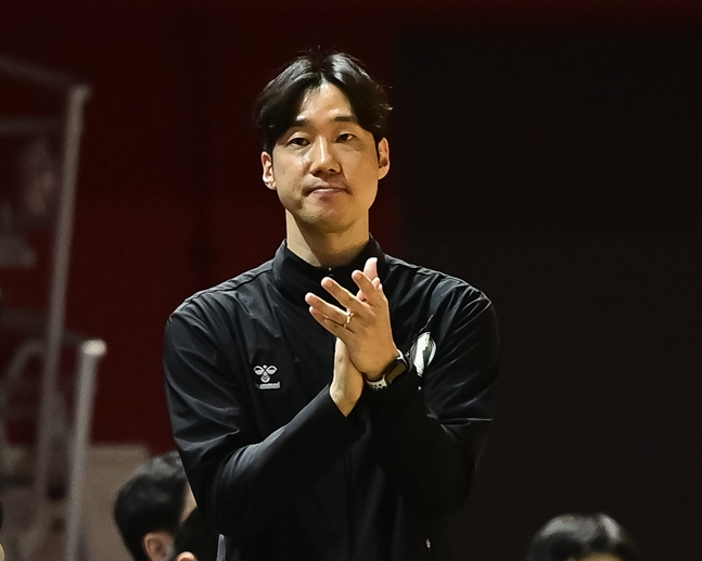 New LG coach Lee Kwang-jae. /Photo=KBL