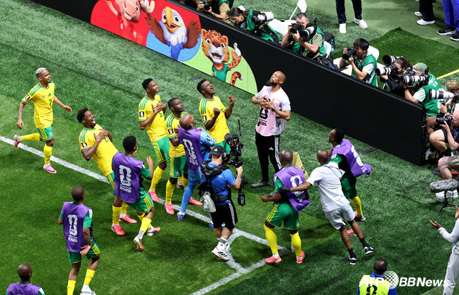 South Africa's goal celebration. /AFPBBNews=NEWS1