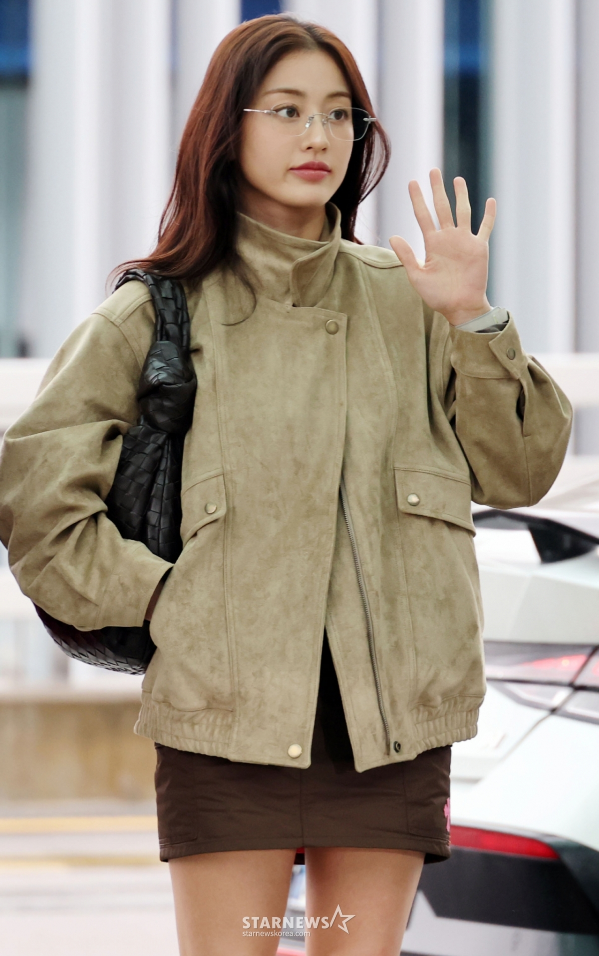 Group TWICE's Jihyo is seen departing from Incheon International Airport on the afternoon of the 10th for TWICE's 'THIS IS FOR' WORLD TOUR IN SINGAPORE performance. October 10, 2025 / Photo=Lim Sung-kyun tjdrbs23@