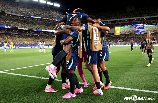 喜ぶブラジル選手たち。 /AFPBBNews=ニュース1