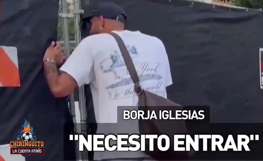 Borja Iglesias unable to enter the Spanish national team's hotel. /Photo=The Sun archive