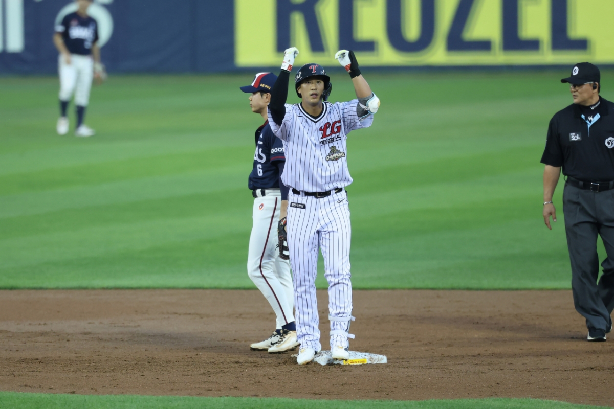 La actuación de Song Chan-ui de LG Twins el día 19 en el partido contra Doosan en Jamsil. /Foto=LG Twins