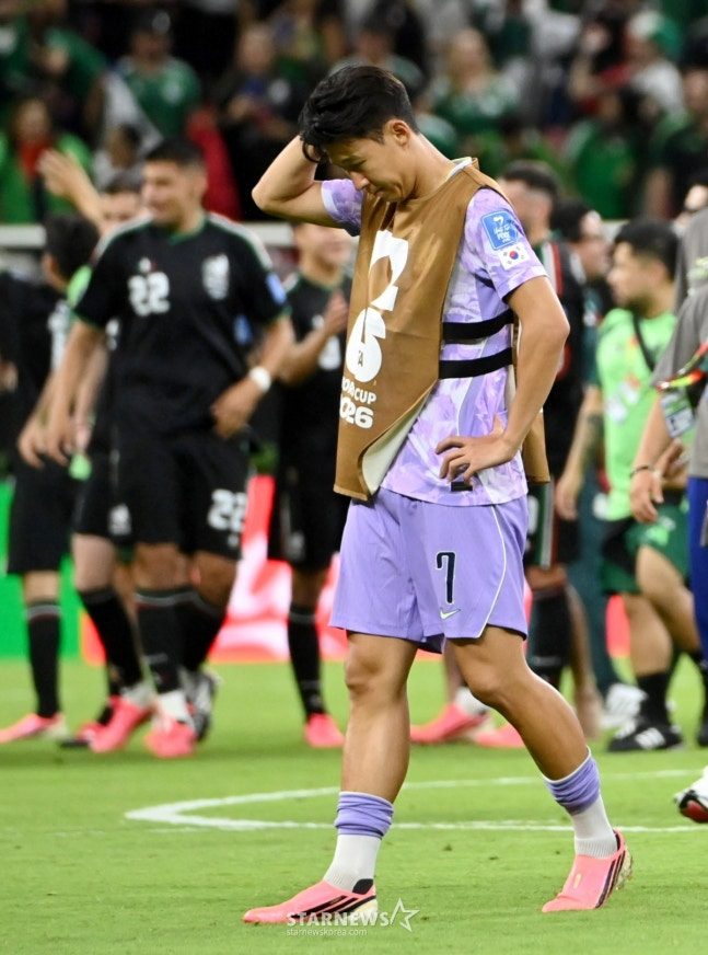 La imagen de Son Heung-min con la cabeza gacha. /Foto=corresponsal jefe Kim Jin-kyung
