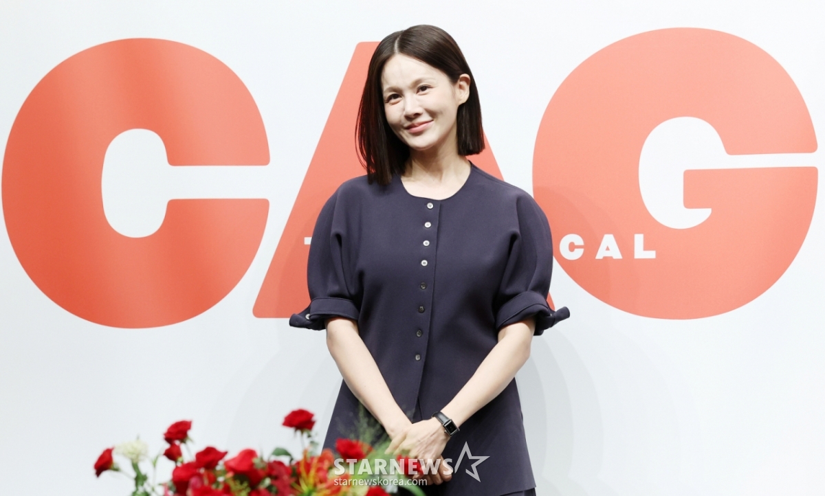 歌手兼ミュージカル俳優アイビーが23日、ソウル中区忠武アートセンターで行われたミュージカル「シカゴ」ブロードウェイ公演進出関連記者懇談会に参加しポーズを取っている。 /2026.06.23 /写真=キム·フィソン hwijpg@