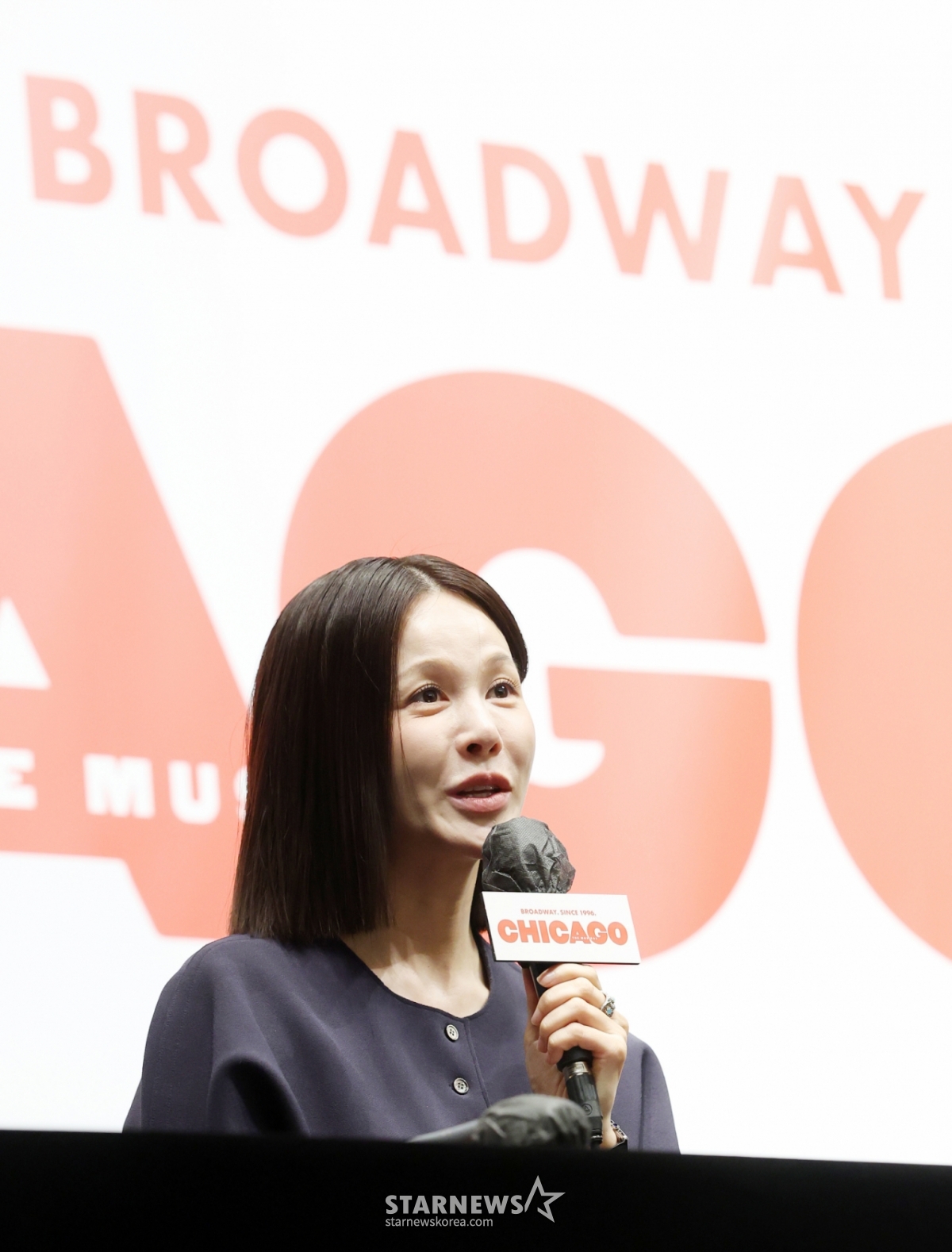 歌手兼ミュージカル俳優アイビーが23日、ソウル中区忠武アートセンターで行われたミュージカル「シカゴ」ブロードウェイ公演進出関連記者懇談会に参加し質疑応答をしている。 /2026.06.23 /写真=キム·フィソン hwijpg@