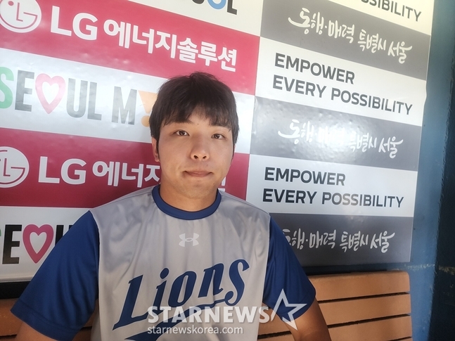 Kim Young-woong met with reporters ahead of the match on the 23rd. /Photo=Reporter Park Soo-jin