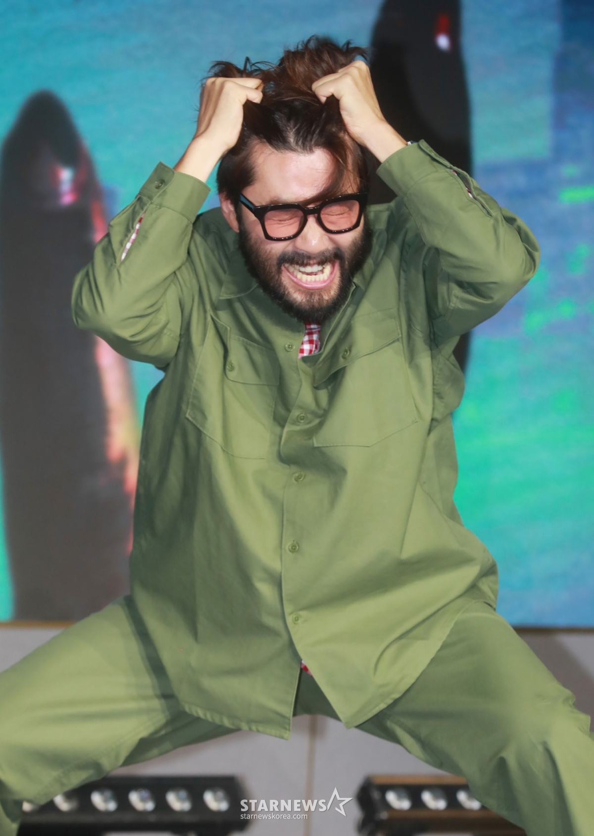 Broadcaster No Hong-chul poses at a Netflix new variety show 'Zombie Bus' press conference held at Naru Hotel in Mapo-gu, Seoul, on the morning of the 8th. 'Zombie Bus,' a zombie universe variety show where participants must survive by completing quests in the Seoul area that suddenly turned into a zombie world one day, will be released on the 8th. /2023.08.08 /Photo=Lee Dong-hoon