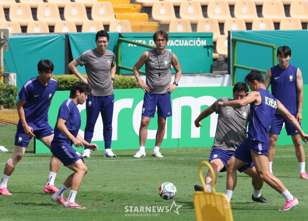 The South Korean national football team participating in the 2026 CONCACAF World Cup conducted training on the 23rd, one day before the South Africa match, at University Stadium in Monterrey, Mexico. /Photo=Chief correspondent Kim Jin-kyung