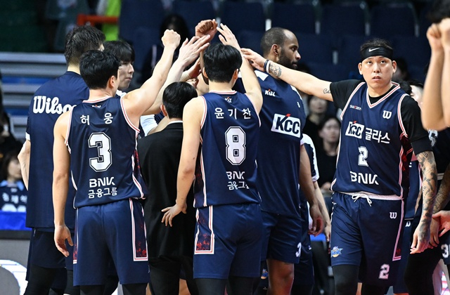 Busan KCC team. /Photo=KBL