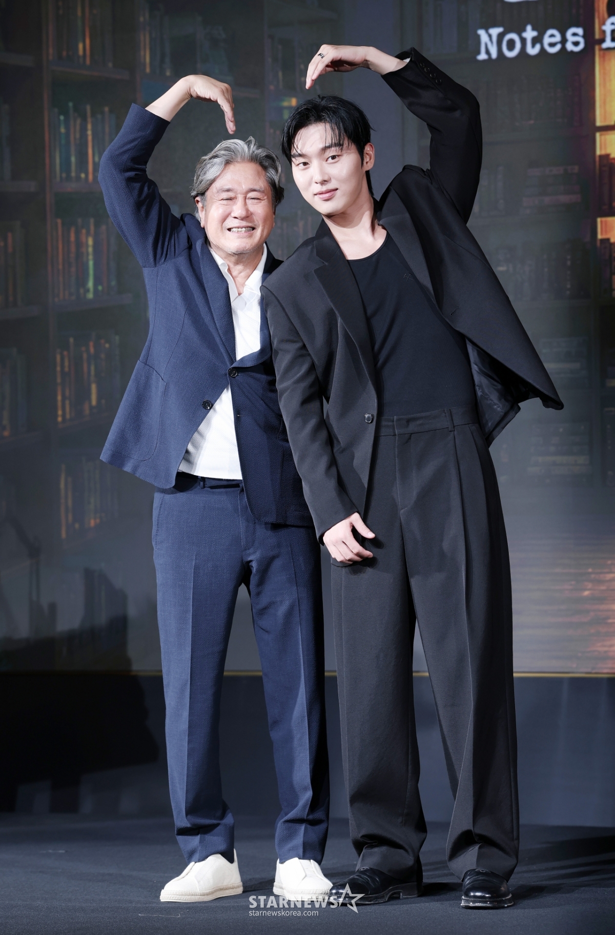 최민식-최현욱, 이런 하트 호흡은 처음이야[★포토]
