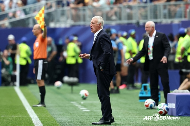 Didier Deschans, head coach. /AFPBBNews=NEWS1