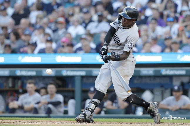 Cảnh Chi Dân đánh home run. /AFPBBNews = Tin tức 1