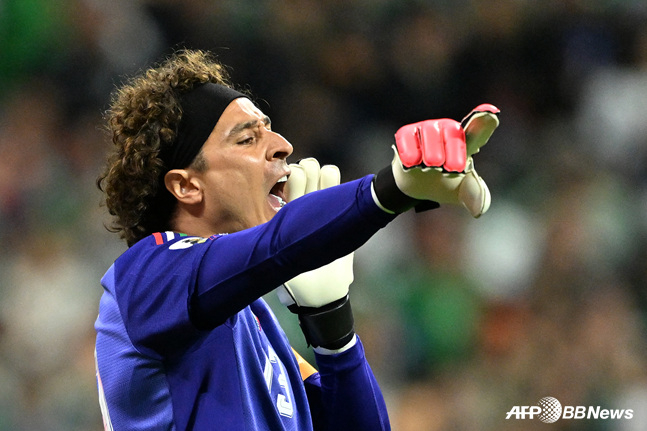 El portero mexicano Guillermo Ochoa. /AFPBBNews=NEWS1