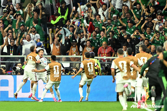 Celebración de los goles de México. /AFPBBNews=NEWS1