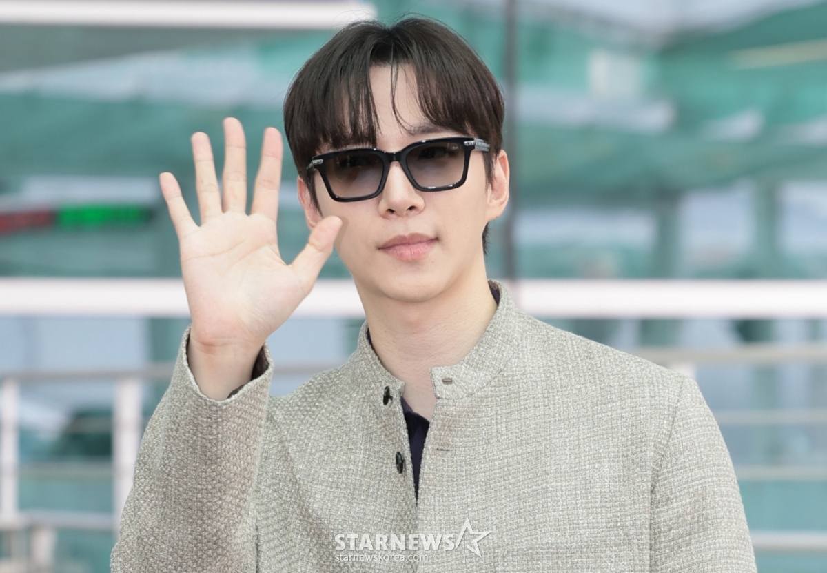 (Incheon Airport=NEWS1) Reporter Kwon Hyun-jin = Actor Lee Jun-ho is departing for France via Incheon International Airport on the afternoon of the 19th to attend overseas schedules. 2026.6.22/NEWS1 Copyright © NEWS1. All rights reserved. Unauthorized reproduction, redistribution, and use for AI learning are prohibited. /Photo=NEWS1) Reporter Kwon Hyun-jin