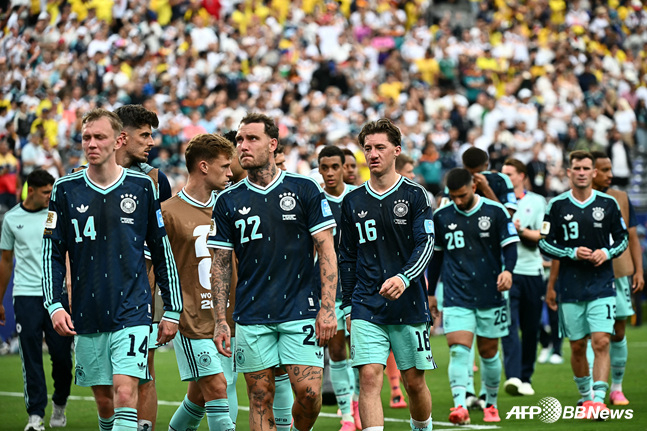 El equipo de fútbol de Alemania baja la cabeza tras la derrota ante Ecuador. /Foto=AFPBBNews=News1