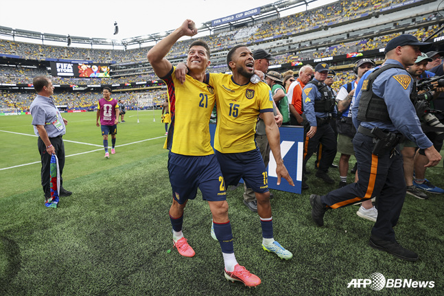 Jugadores ecuatorianos celebrando. /Foto=AFPBBNews=News1