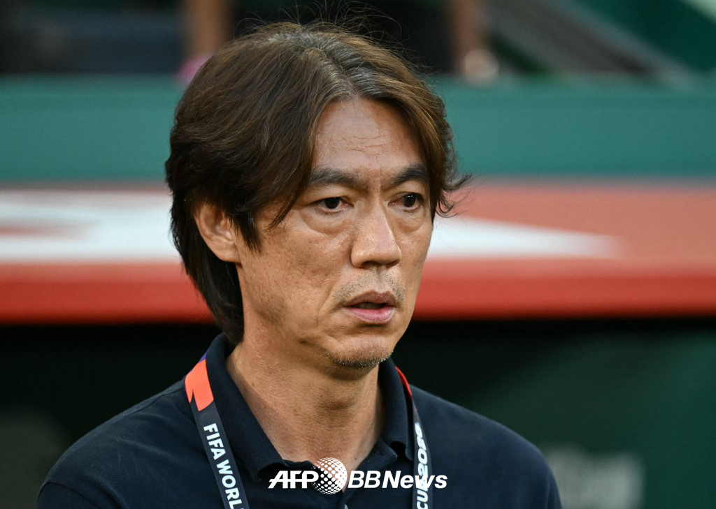 Hong Myung-bo, entrenador de la selección nacional de fútbol de Corea del Sur. /foto=NEWS1