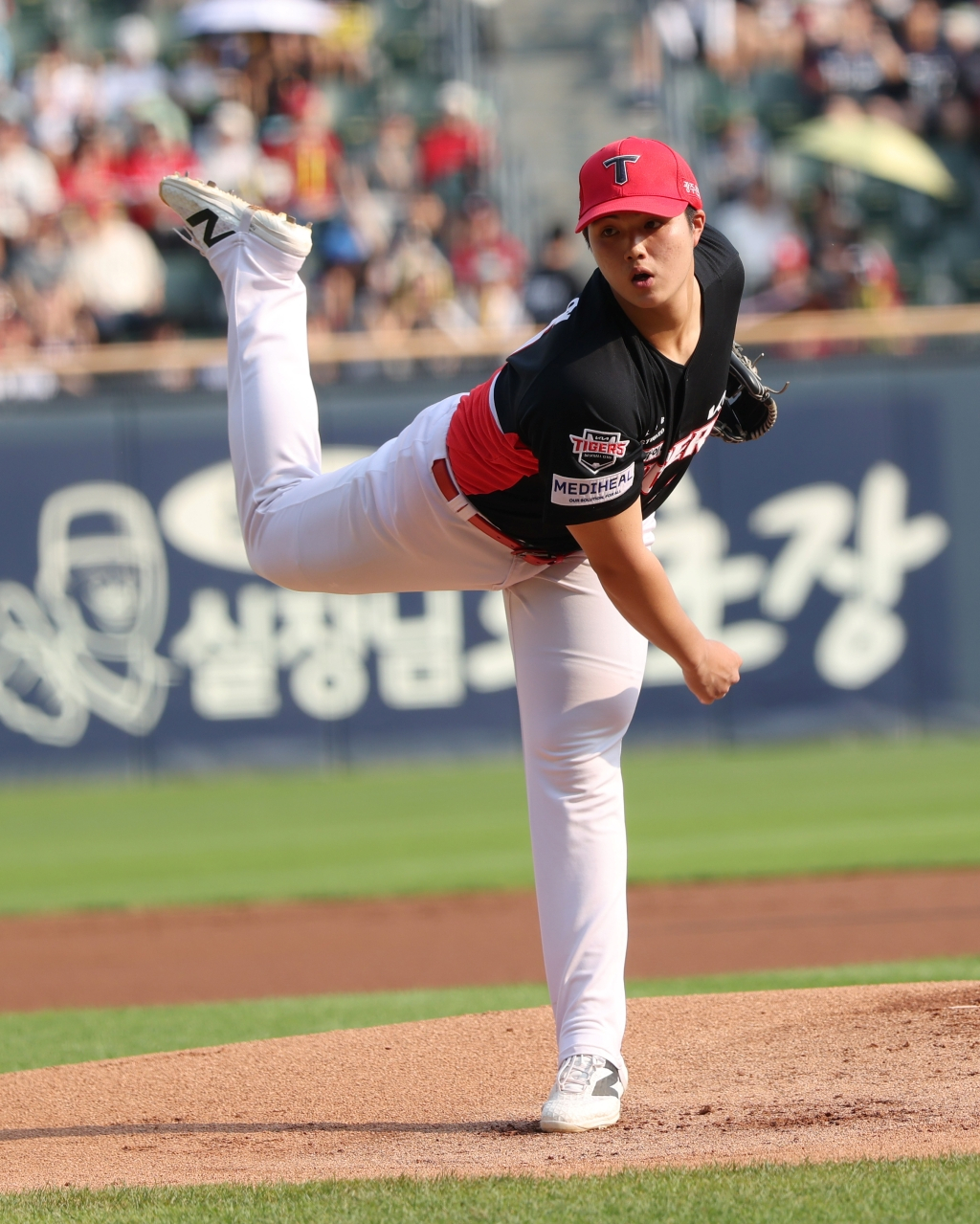 KIA Tigers pitcher Kim Tae-hyung in action. /Photo=KIA Tigers