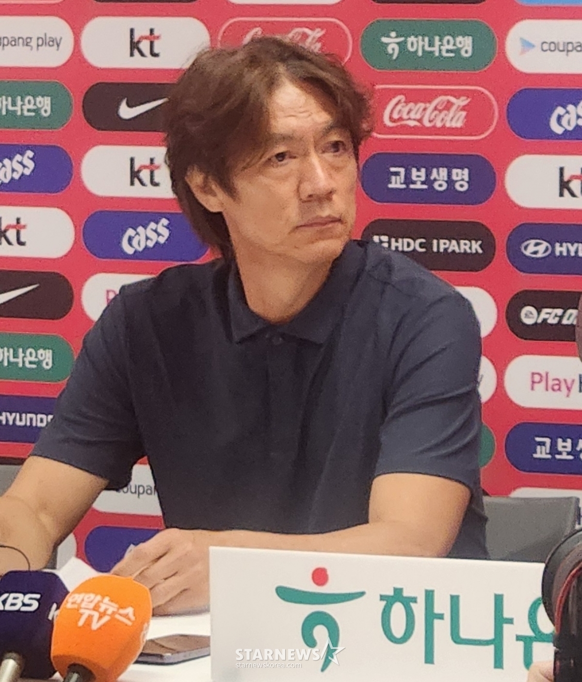 辞退の立場文発表当時、洪明甫（ホン·ミョンボ）元大韓民国サッカー国家代表チーム監督。 /写真=朴コンド記者