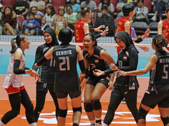 Equipo femenino de Indonesia Bae Gu (CEO). /Foto=Federación Coreana de Voleibol
