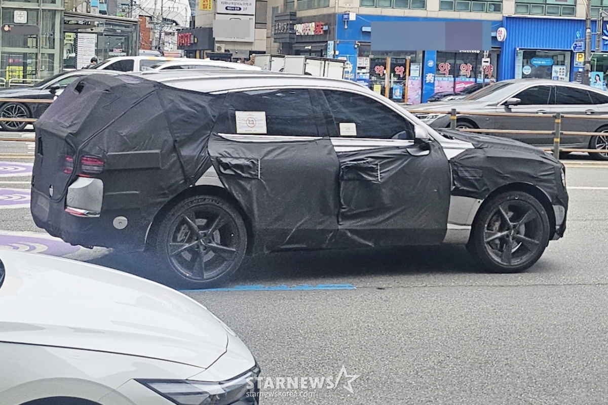 Genesis GV80 Camouflaged Vehicle / Photo=Reporter Kim Kyung-soo