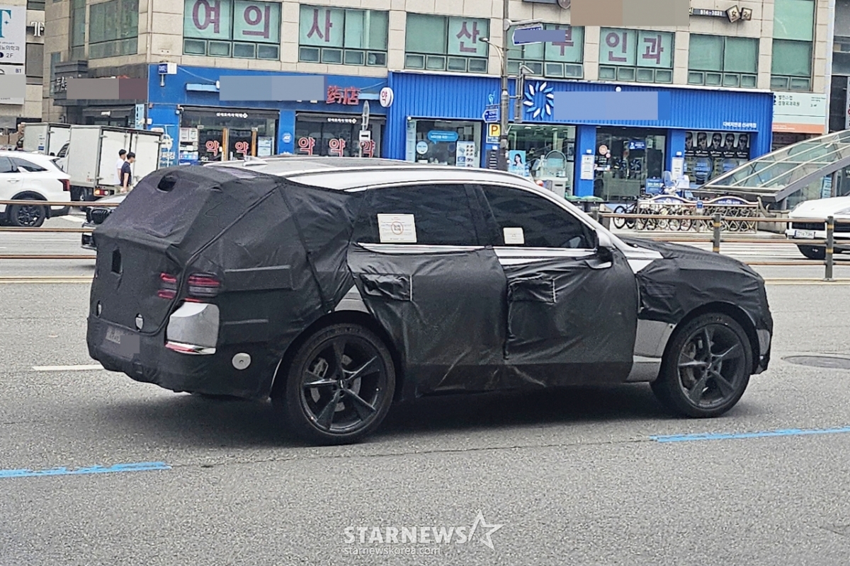 Genesis GV80 Camouflaged Vehicle / Photo=Reporter Kim Kyung-soo