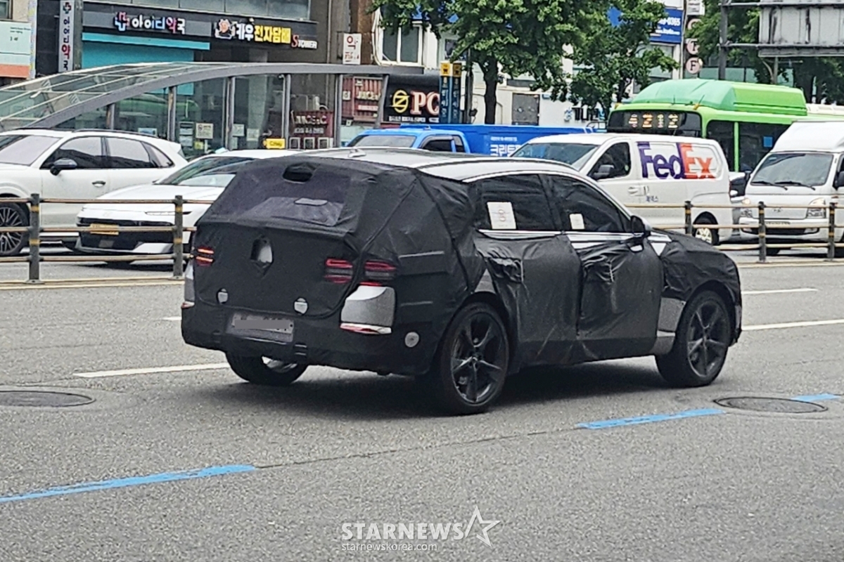 Genesis GV80 Camouflaged Vehicle / Photo=Reporter Kim Kyung-soo