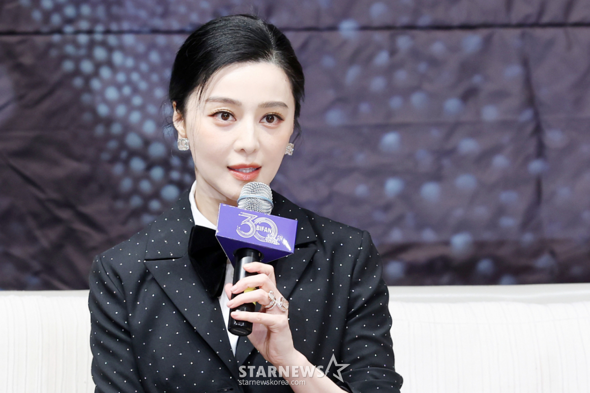 La actriz china Fan Bingbing participa en una rueda de preguntas y respuestas durante la conferencia de prensa de 'Mother Bum' de BIFAN 2026, celebrada el día 3 en el departamento central de Hyundai Department Store en Bucheon, provincia de Gyeonggi. /03.07.2026 /Foto=Kim Hwi-seon hwijpg@
