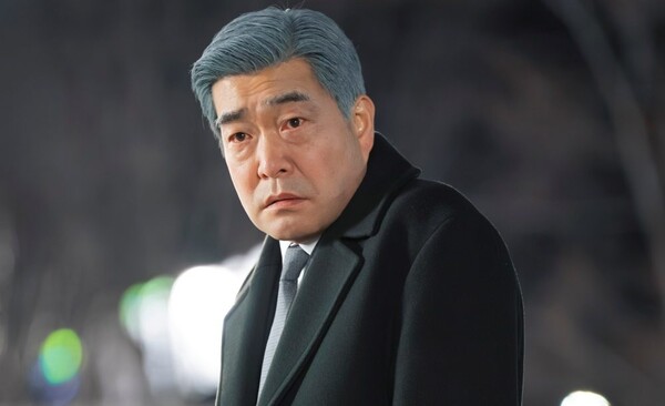 '신입사원 강회장' 손현주 / 사진=SLL, 코퍼스코리아