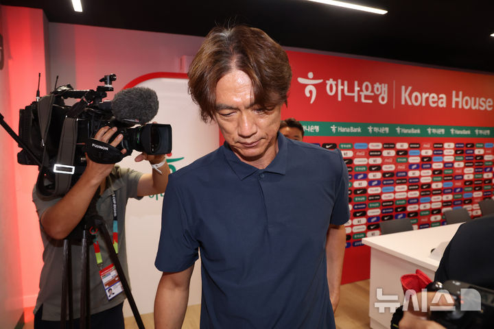Hong Myung-bo, exentrenador. /Foto=NEWSIS