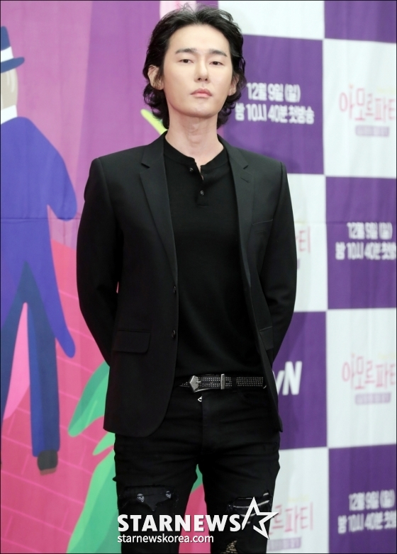 Writer Heo Ji-woong /Photo=StarNews