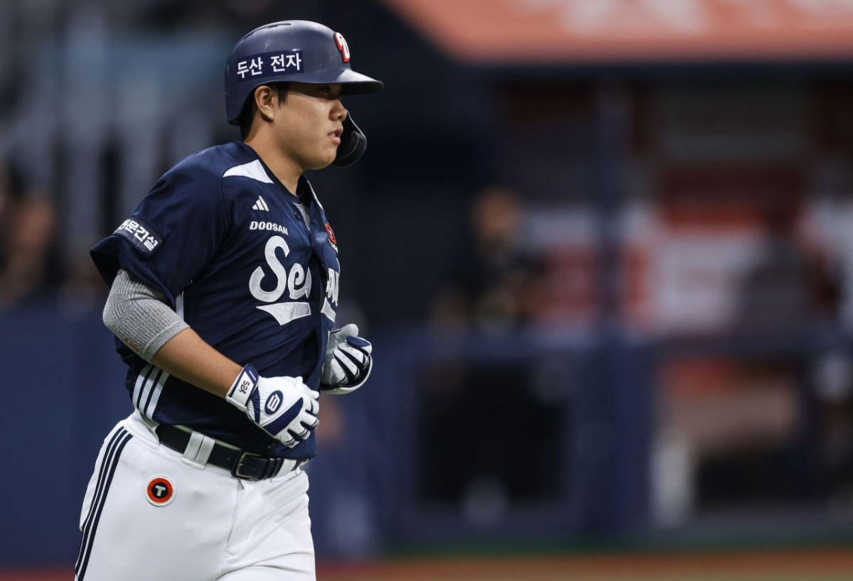 Матч между Doosan Bears и Kiwoom Heroes, состоявшийся 5-го числа в Gocheok Sky в Сеу Взгляд Пак Джун Суна, медведей Дусана. /Фото = Предоставлено Doosan Bears.