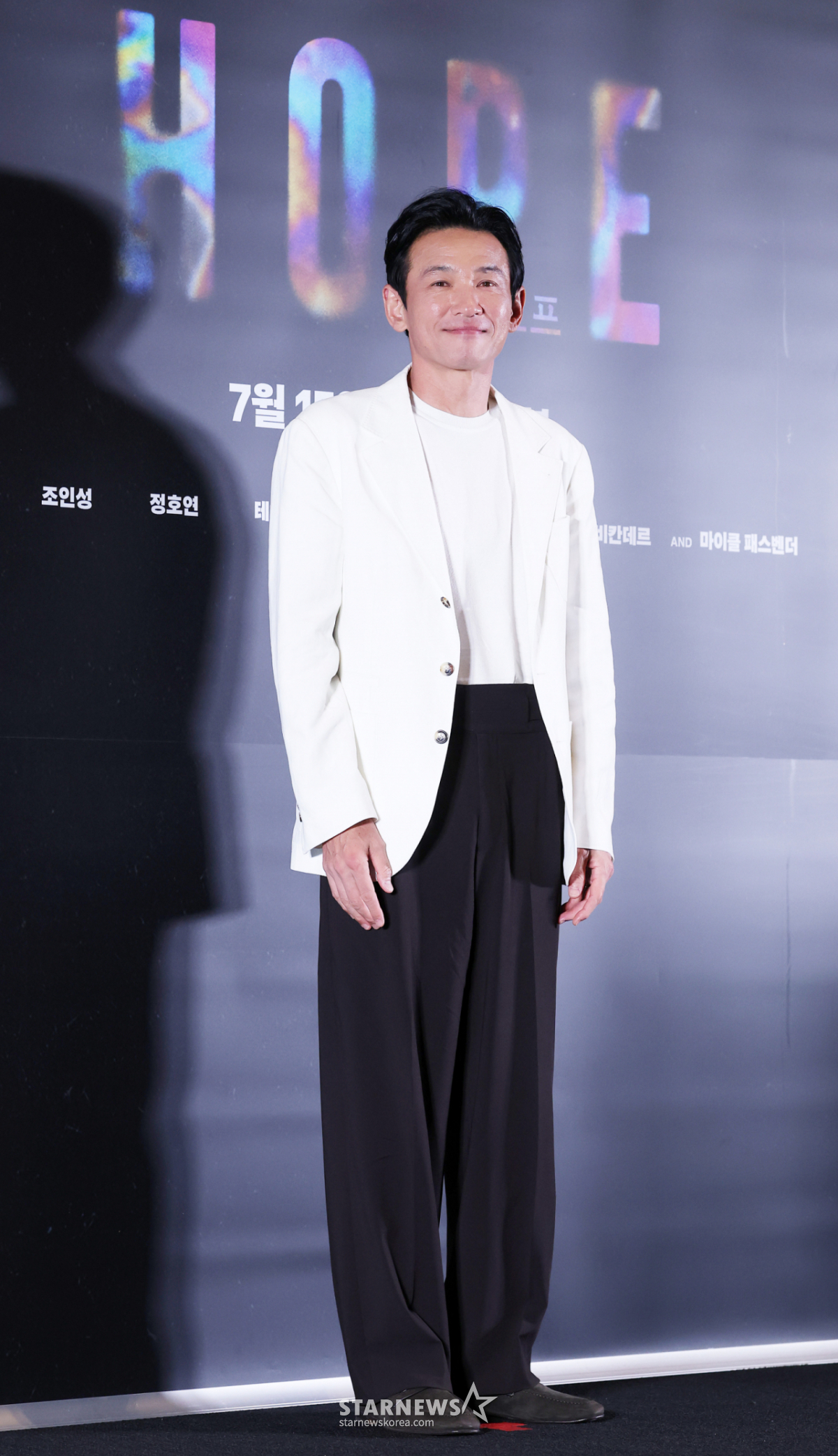 俳優ファン·ジョンミンが6日、ソウル江南区メガボックスコエックスで行われた映画「ホープ」言論試写会および記者懇談会に参加しポーズを取っている。 /2026.07.06 /写真=キム·フィソン hwijpg@