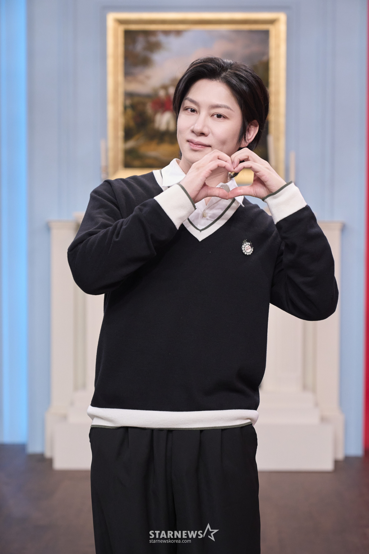 Singer Kim Hee-chul poses at a press conference for JTBC's variety show 'Love War,' held online on the 23rd. /Photo provided by JTBC June 23, 2026 /Photo=Lee Dong-hoon photoguy@
