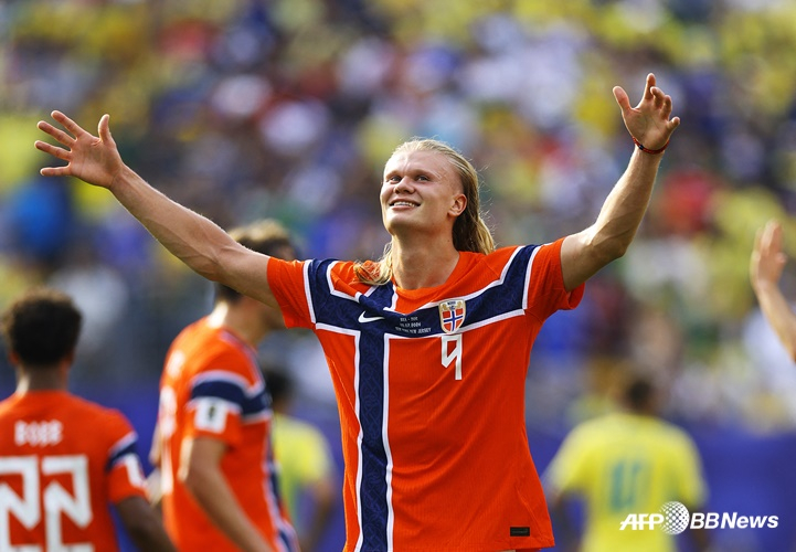 Erling Haaland celebrates after Norway's victory over Brazil in the 2026 FIFA North, Central America and Caribbean (CONCACAF) World Cup Round of 16 match held at New Jersey Stadium in New York, USA on the 6th. /AFPBBNews=NEWS1