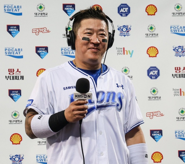 三星(サムスン)の崔炯宇(チェ·ヒョンウ)が7日、大邱(テグ)LG戦で殊勲選手になった後、インタビューをしている。 /写真=三星ライオンズ提供