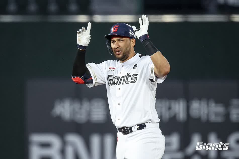 Reyes. /Ảnh = Lotte Giants