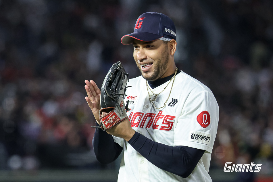 Victor Reyes, bateador extranjero de Lotte Giants. /Foto=Lotte Giants