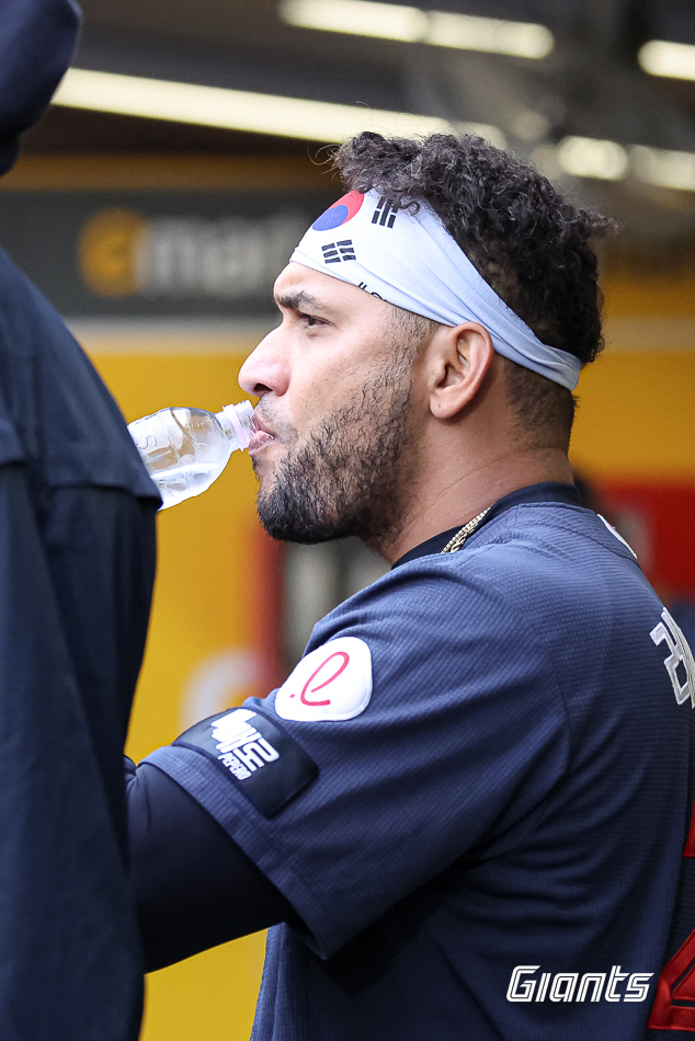 Victor Reyes, bateador extranjero de Lotte Giants. /Foto=Lotte Giants