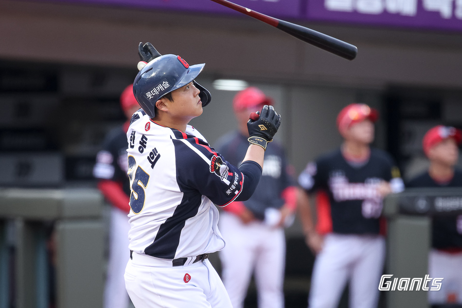 Trận đấu giữa Lotte Giants và KIA Tigers diễn ra tại sân bóng chày Sajik Busan vào ngày 8. Hình ảnh của Lotte Han Dong Hee. /Ảnh = Cung cấp Lotte Giants