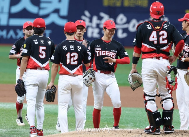 The KIA players' team finished fourth in the first half. /Photo=StarNews