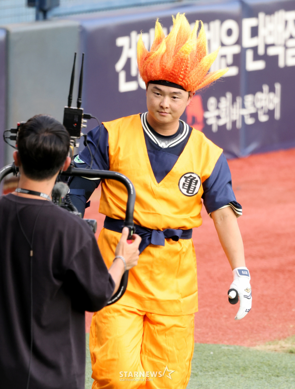 나눔올스타 이도윤이 11일 잠실구장에서 열리는 '2026 SOL KBO리그 올스타전에서  올스타퍼포먼스를 하고 있다.  2026.07.11. /사진=강영조 cameratalks@